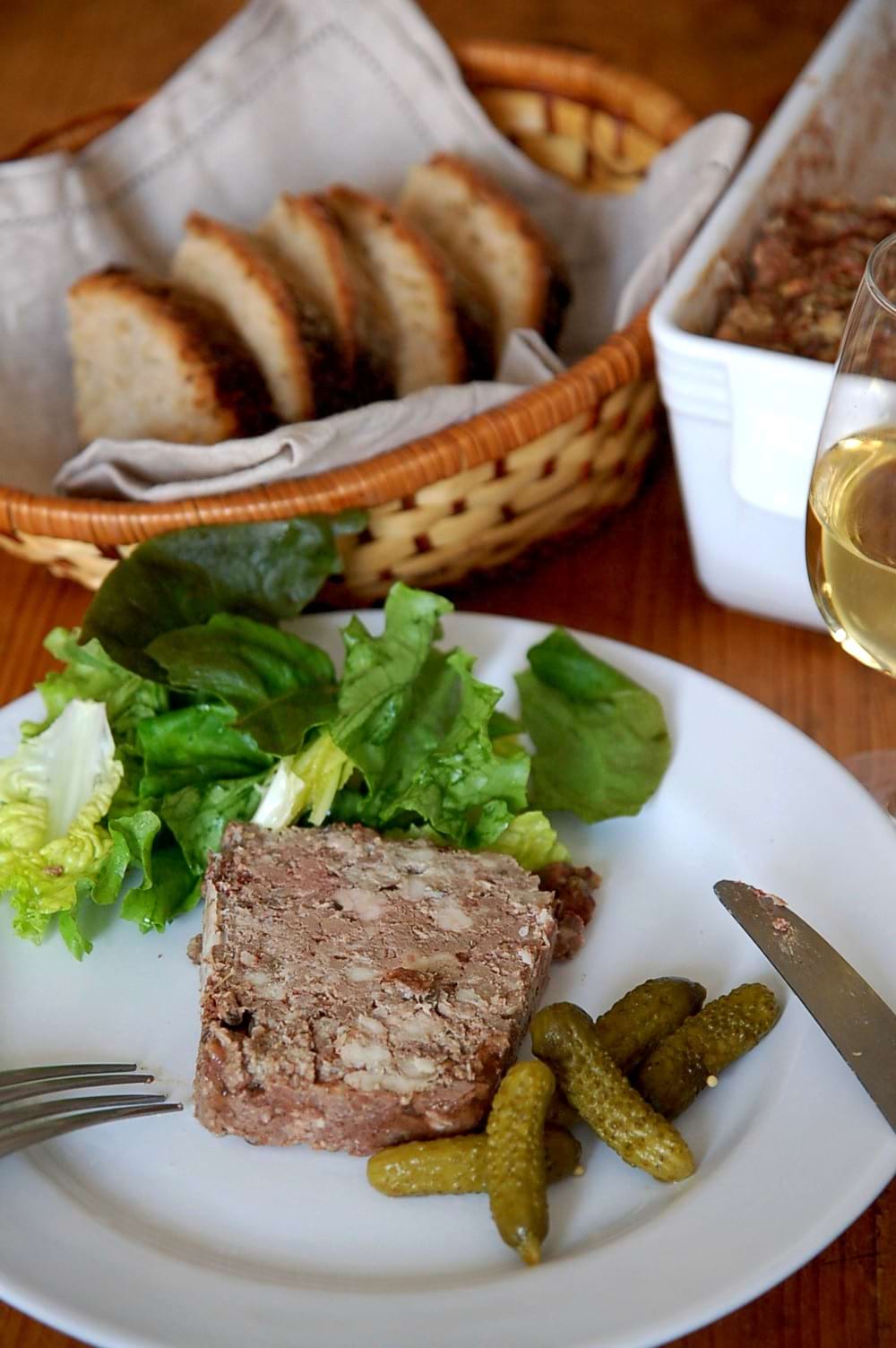 日々の食卓　フランス流食卓　ワインと暮らすフランス流のリズム　【ふらかつ】