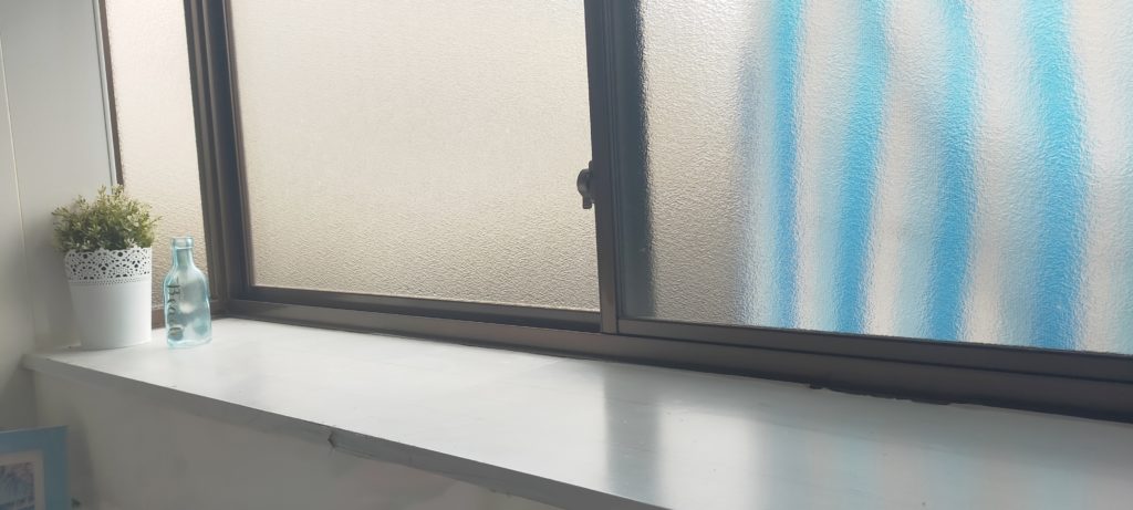 出窓DIY　ビフォー　【いめこん】