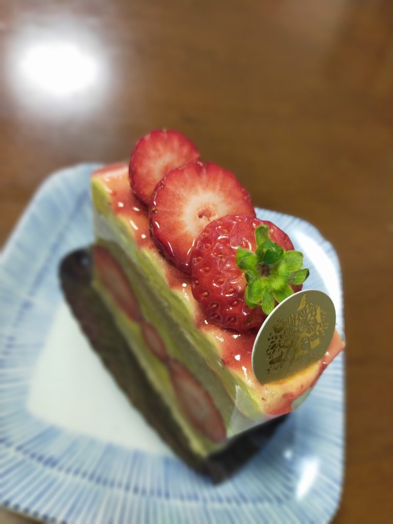 ラ　クルール　ピスタチオのケーキ　【いめこん】