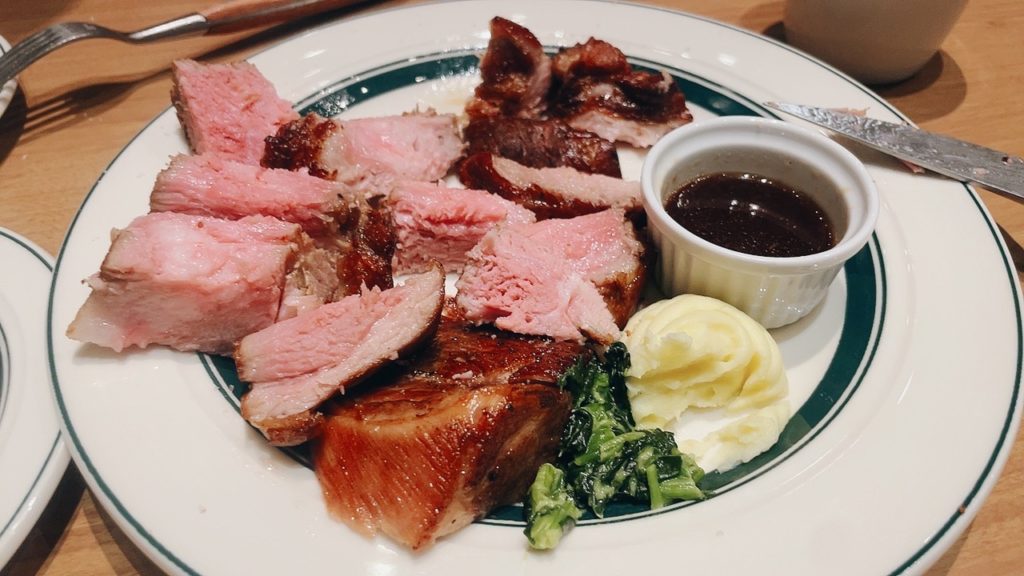 大きなポークステーキ